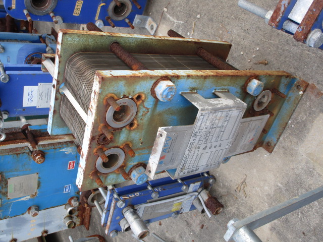 67 sq.ft., APV, 55 plates, 8" W x 22" L plates, 145 psi, 300°F, 1994 - Image 6