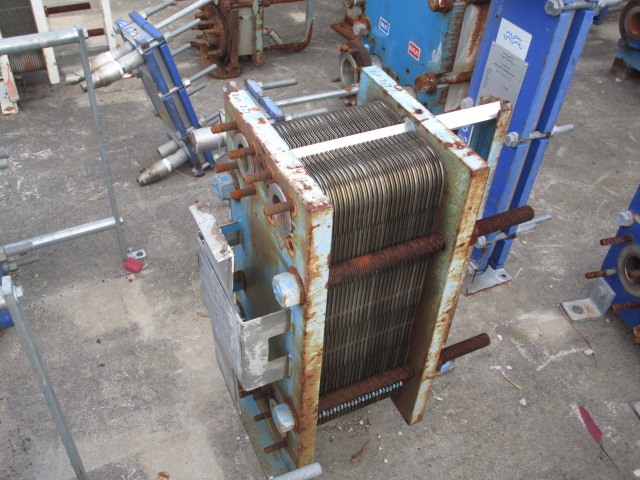 67 sq.ft., APV, 55 plates, 8" W x 22" L plates, 145 psi, 300°F, 1994 - Image 7