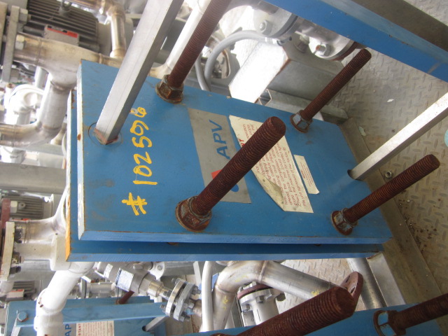 13 sq.ft., APV, 11 plates, 8" W x 22" L plates, 145 psi, 300°F, 1.5" plate pack thickness, 1994 - Image 1