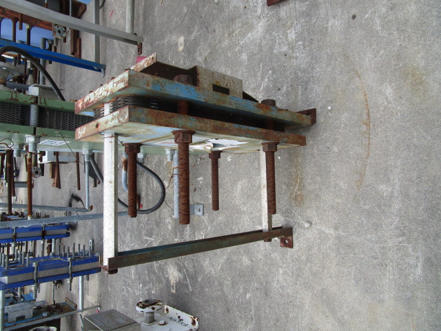 13 sq.ft., APV, 11 plates, 8" W x 22" L plates, 145 psi, 300°F, 1.5" plate pack thickness, 1994 - Image 5