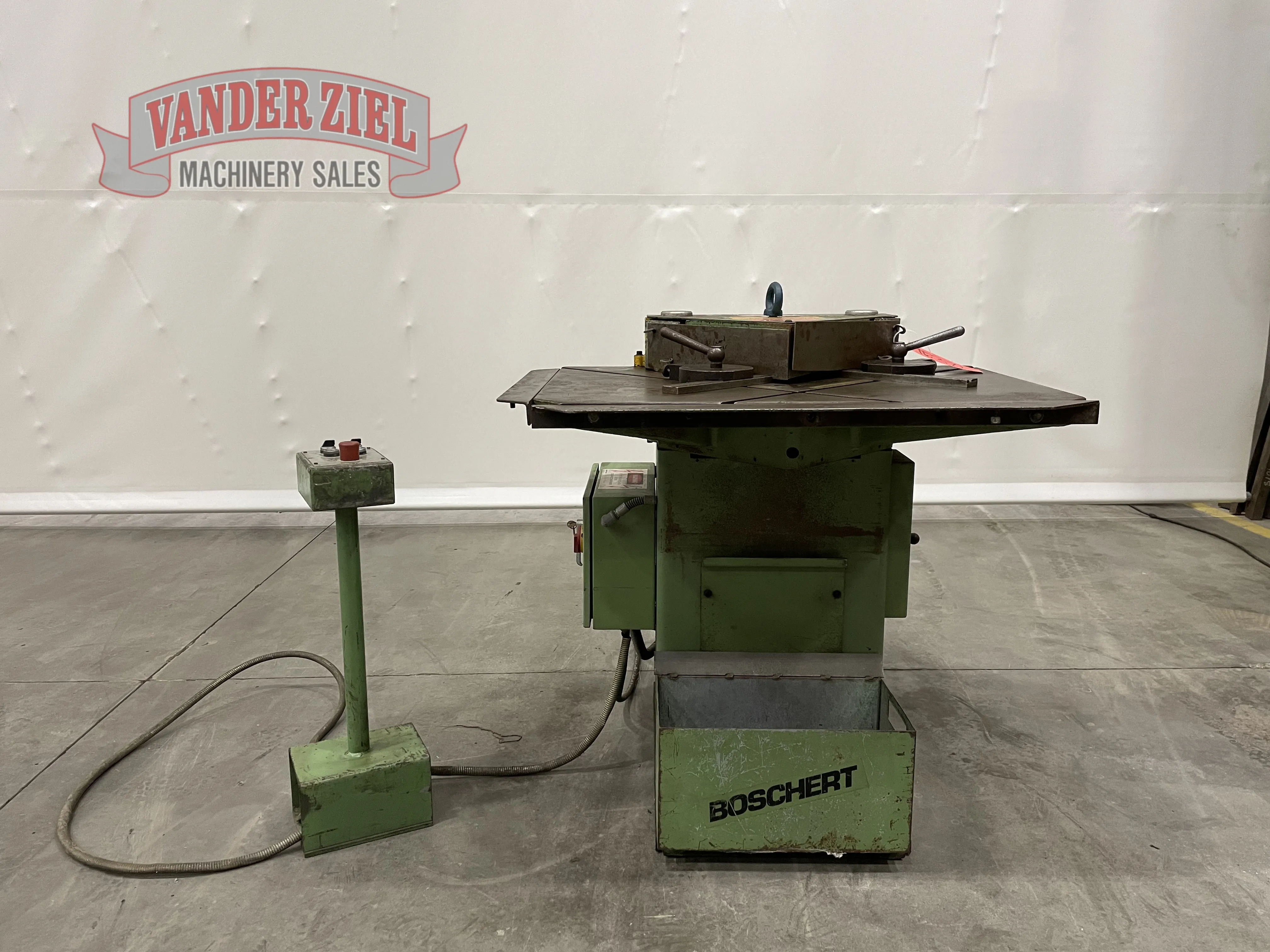 1/4" x 9" x 9" Boschert #LB12, fixed angle corner notcher, 90° fixed angle, 40 SPM, #16371 - Image 1