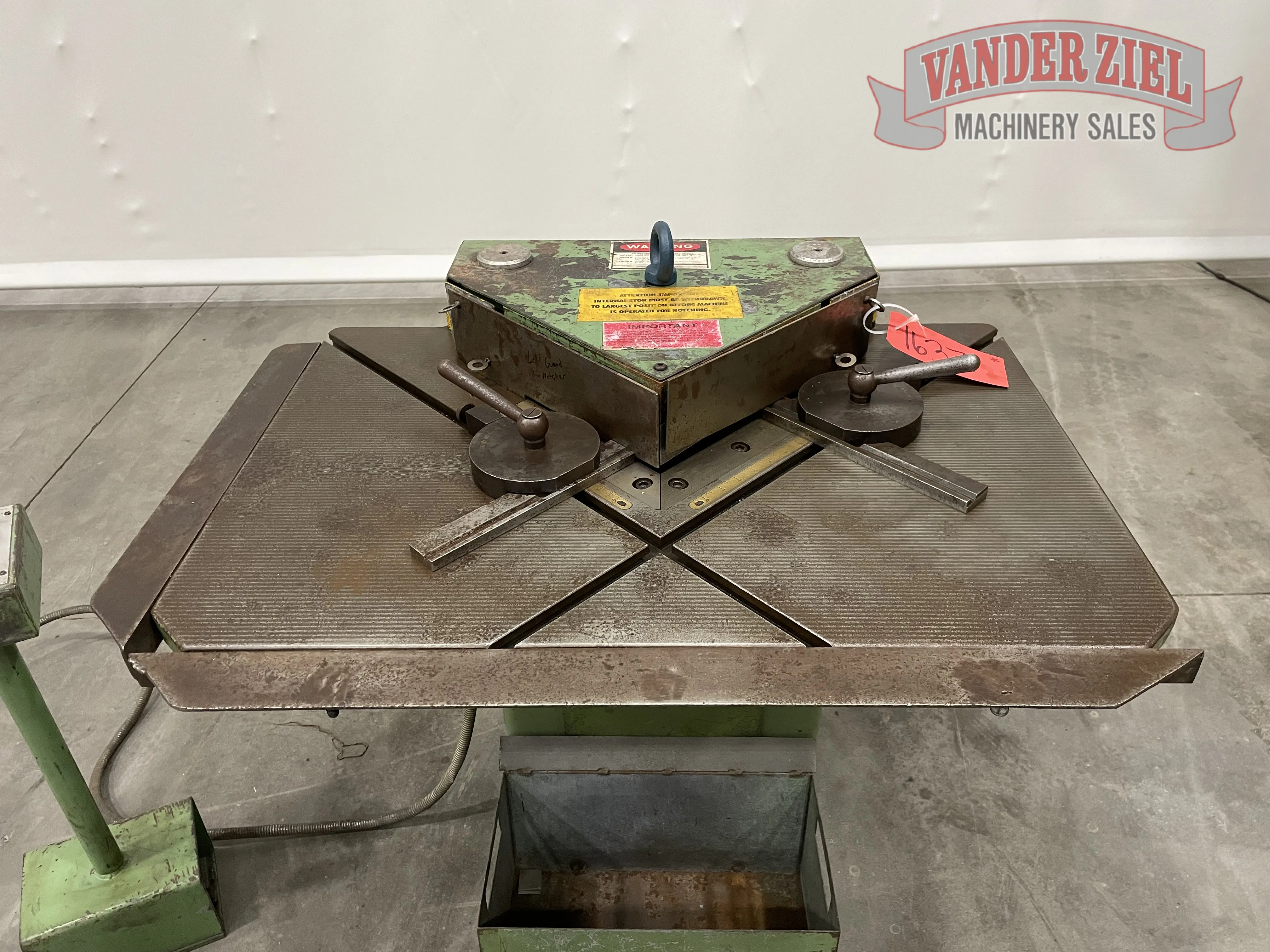 1/4" x 9" x 9" Boschert #LB12, fixed angle corner notcher, 90° fixed angle, 40 SPM, #16371 - Image 2