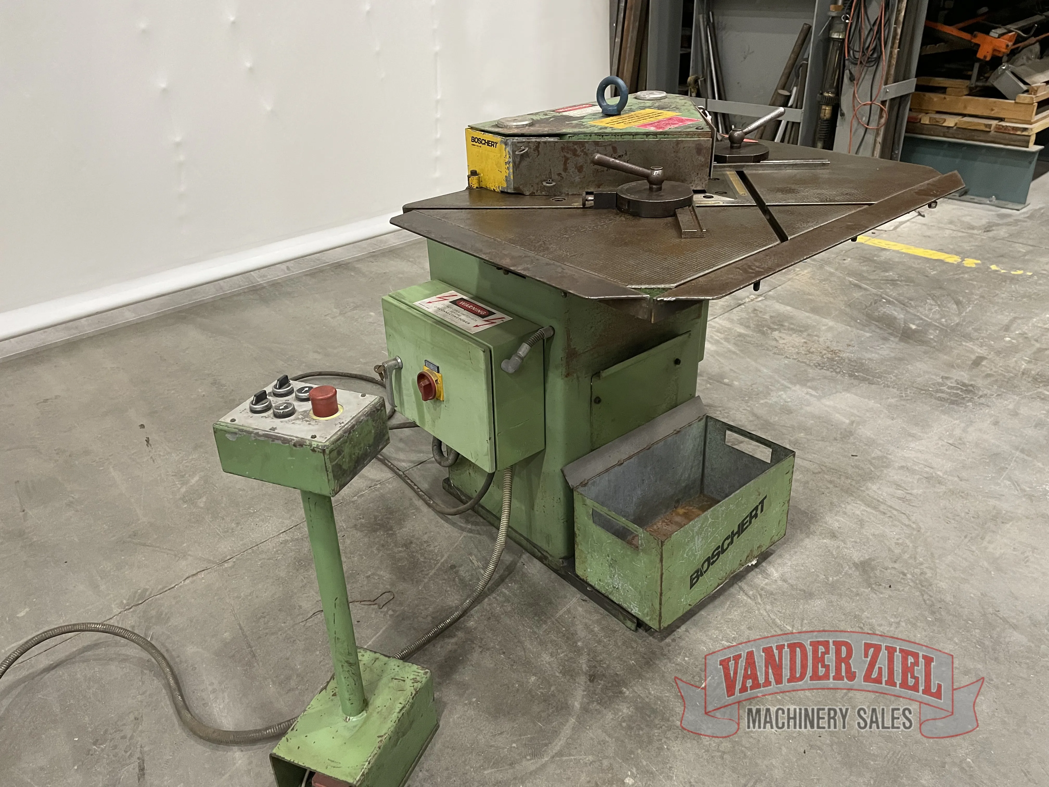 1/4" x 9" x 9" Boschert #LB12, fixed angle corner notcher, 90° fixed angle, 40 SPM, #16371 - Image 3