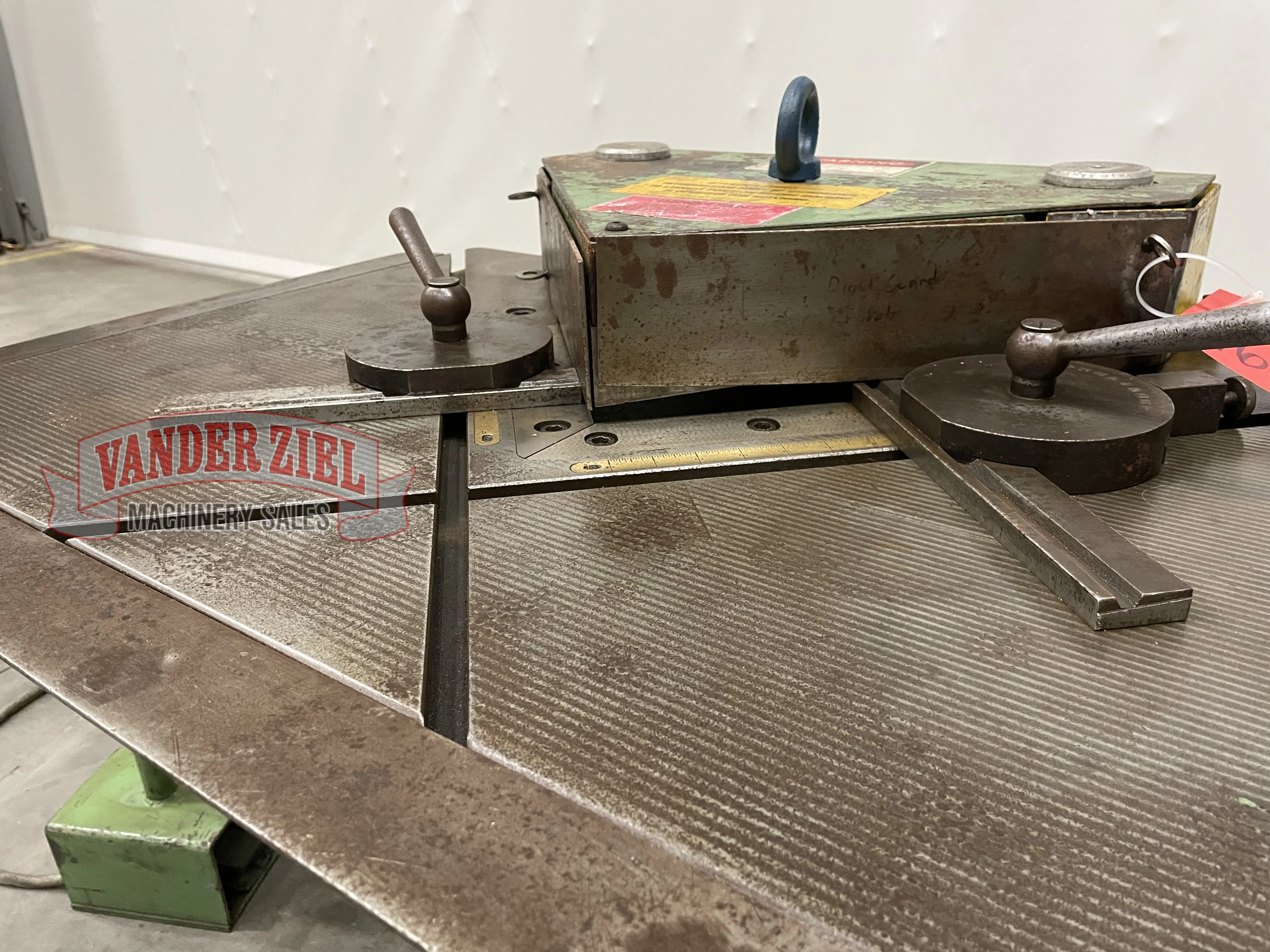 1/4" x 9" x 9" Boschert #LB12, fixed angle corner notcher, 90° fixed angle, 40 SPM, #16371 - Image 7