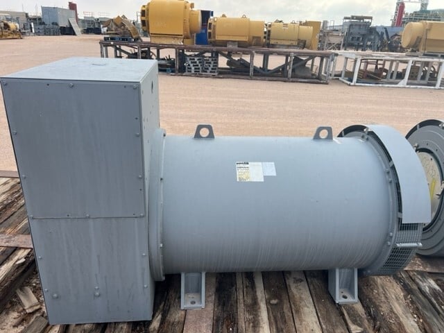 900 KW, 1800 RPM, Marathon #MagnaMax-743FSS4932, generator end, 346/600 Volts, sound attenuated enclosure - Image 3