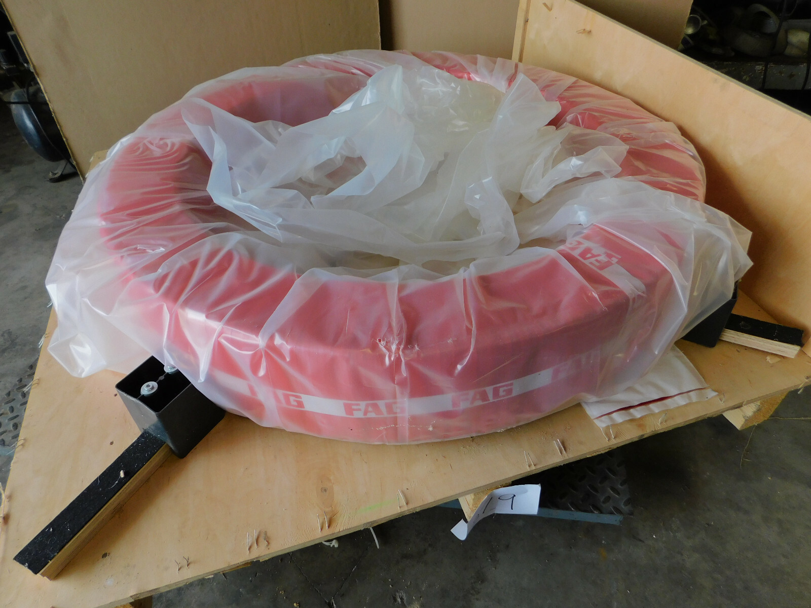 FAG #239/900-K-MB-T52BW-C3, spherical roller bearing, 900mm dia. bore, 1180mm OD, 206mm W, 400 RPM, NEW - Image 4