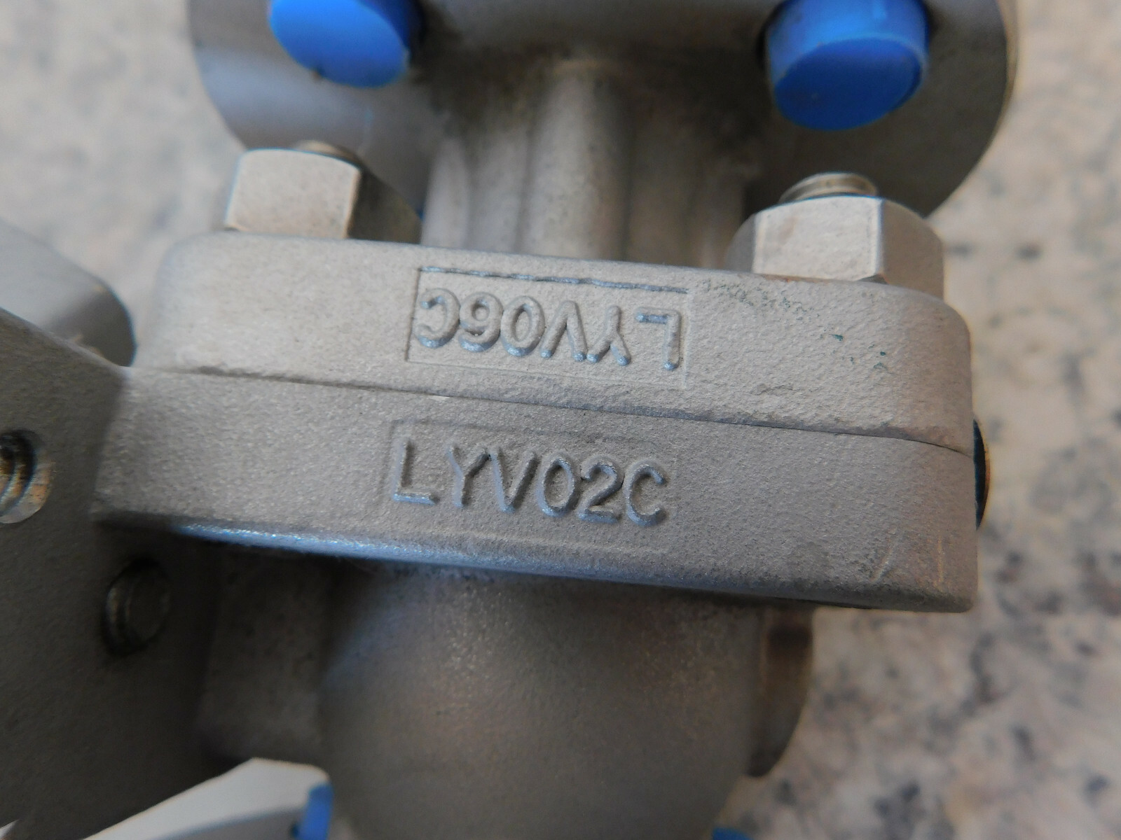 3/4" Velan #H330, ball valve, 275 psig, class 150# flanged, CF8M, new - Image 3