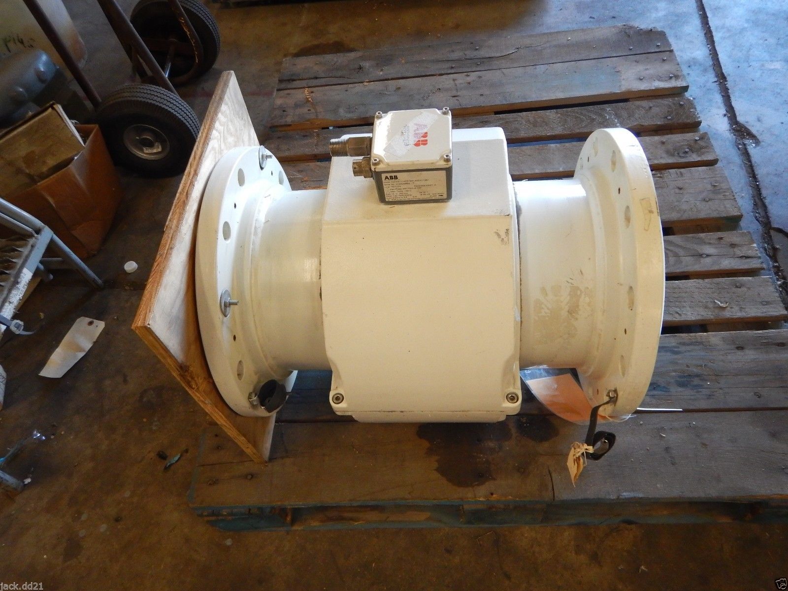 ABB #10DS3111AEE19P1A2DA11381, Electromagnetic Flowmeter, 10" 285 psig @ 40 C, 7925.2 GPM, NEW - Image 1