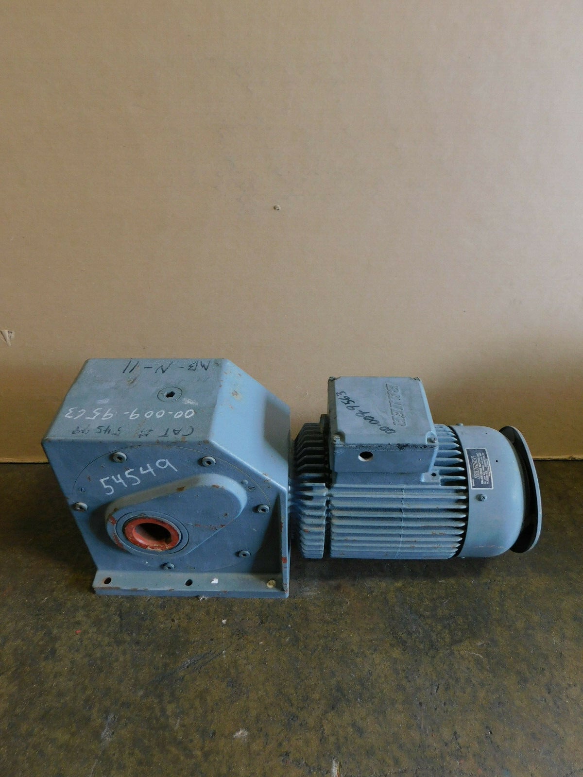560/3420 RPM, Eberhard Bauer #1997266, Gear Reducer w/Motor, 460 Volts, 54.90:1 Ratio, 2" dia. shaft, Rebuilt - Image 4