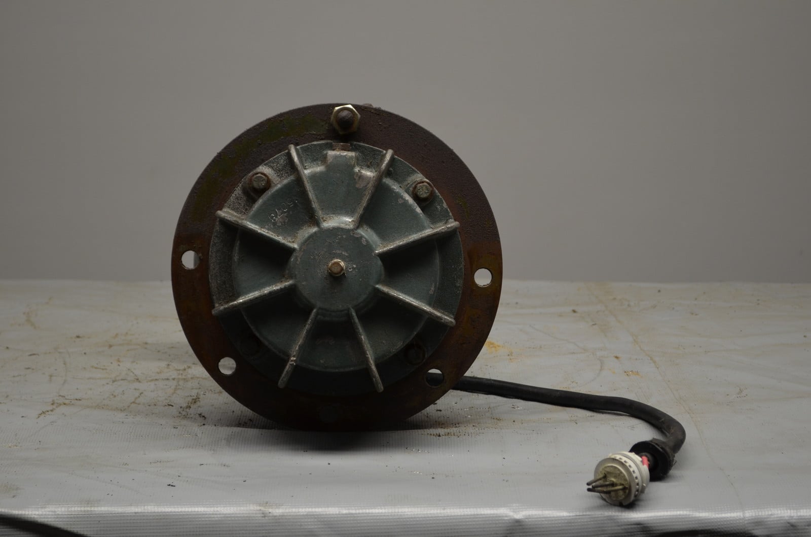 Gyrator, Vibra Screw Electric Vibrator, 13" diameter Flange, 19" overall length, 9" Rotor, 0.75 HP, 1750 RPM - Image 5