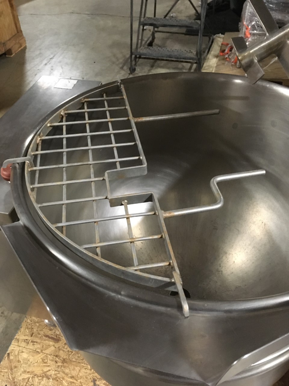 60 gallon Cleveland #MKDL-60-T, tilting cooker/mixer direct steam kettle, 316 Stainless Steel, 50 psi - Image 8