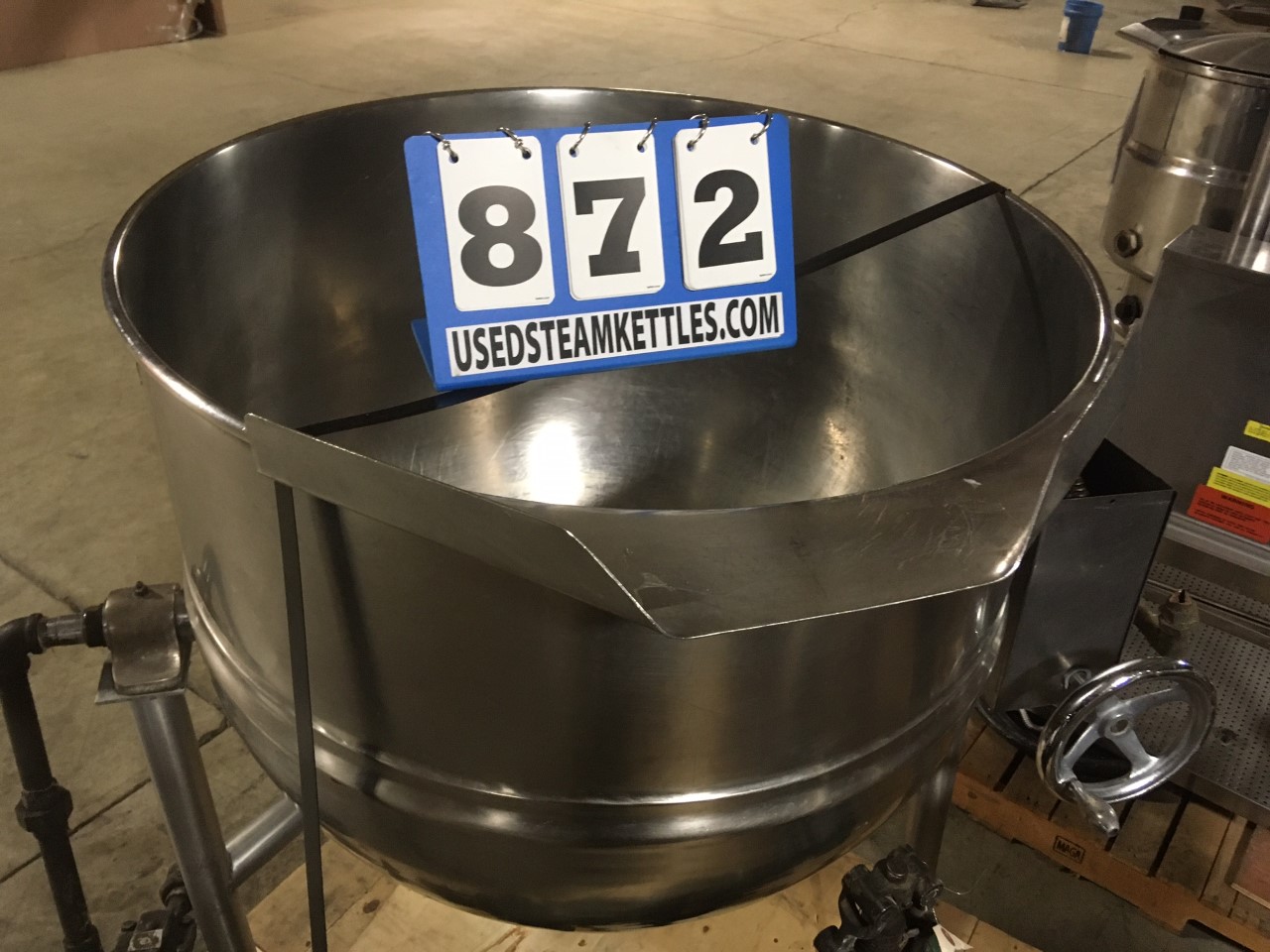 60 gallon Groen #DL-60, Tri-Leg direct tilting steam kettle - Image 1