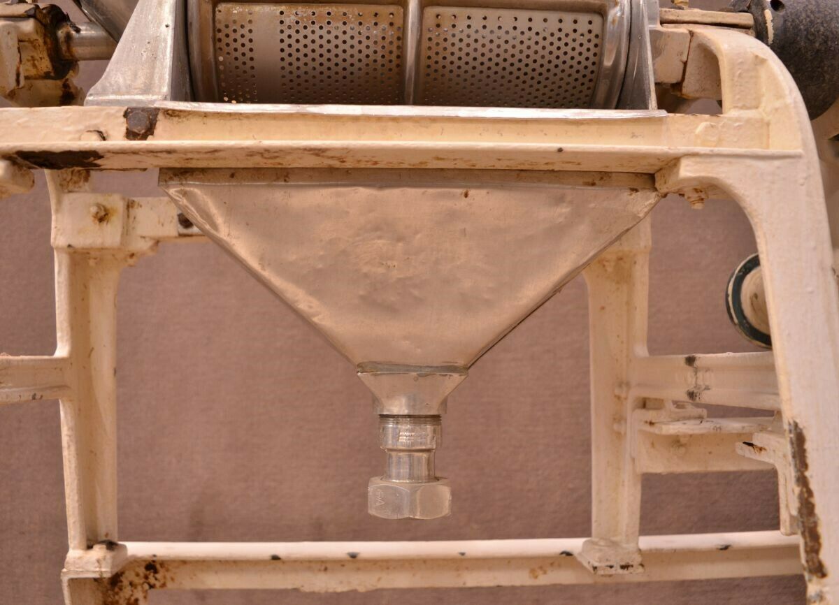 Langsenkamp #185SC, compact lab size fruit/vegetable juice/sauce finisher w/Reeves variable speed Control - Image 9
