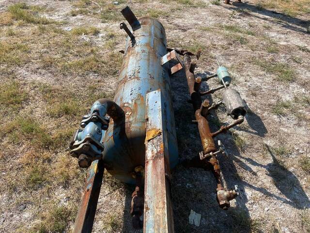 140 gallon RVS, Vertical Ammonia Receiver, 20" diameter x 84" L tank, 250 psi @ 300 F, 1994 - Image 6