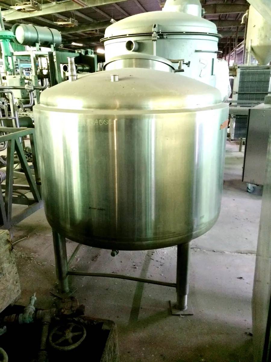 262 gallon FBN Metal Products #262-GAL-TK, Stainless Tank, 50" diameter x 36" deep, 20" diameter Manhole - Image 5