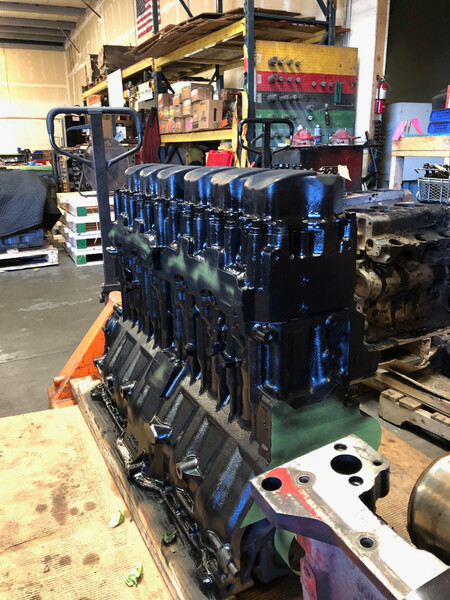 375 HP Mack #E7-ETECH, remanufactured standard long block engine - Image 4