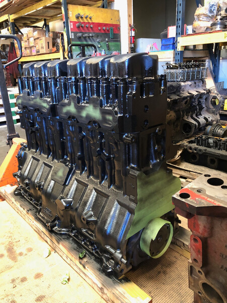 375 HP Mack #E7-ETECH, remanufactured standard long block engine - Image 5