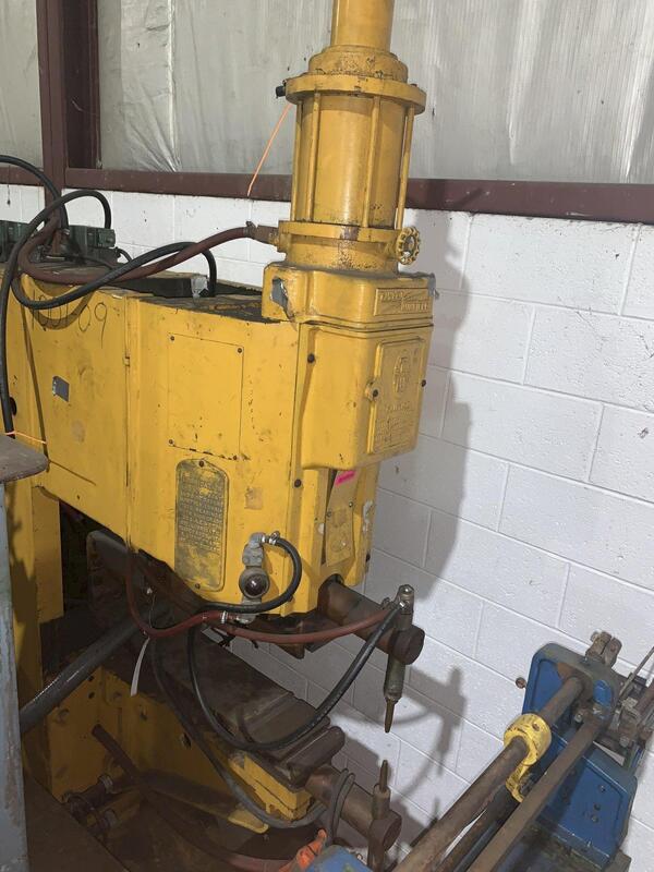 100 KVA Taylor-Winfield #ERB-30-100, welder, 30" throat, 8" gap, 220 V. - Image 2