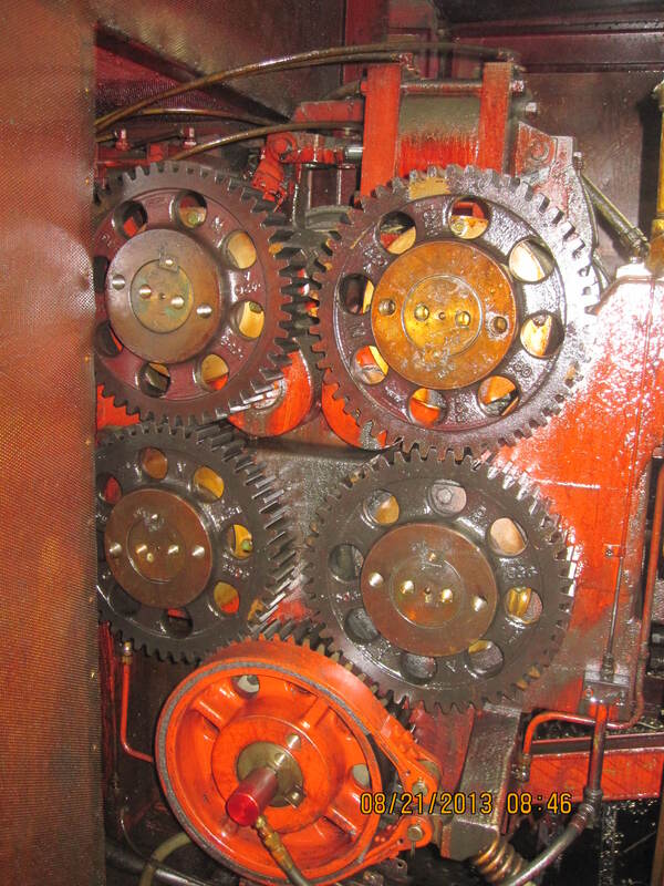 National #164, 4 die high speed nut former, 200 PPM, air clamping on feed rolls, 1988 - Image 10