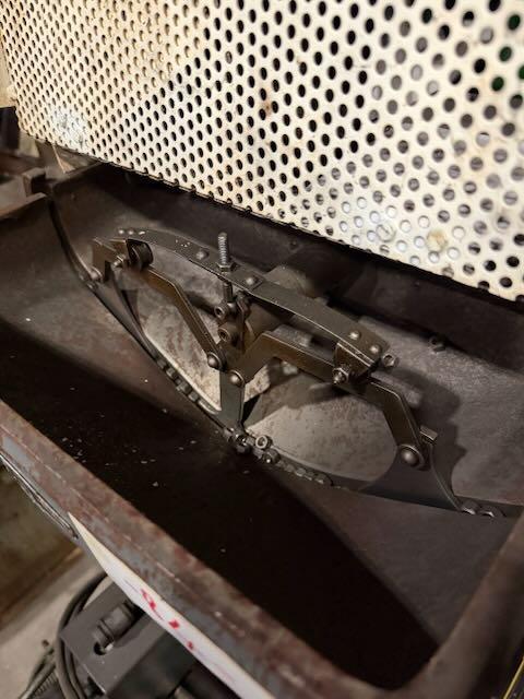 3/16" Shimazu #Super-2F, twin spindle nut tapper, 80-100 PPM, hopper, magnetic chip separator, 1990 - Image 3