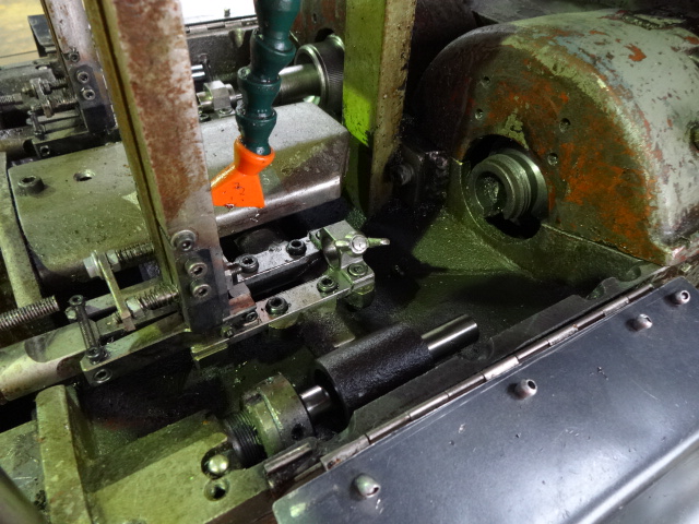 3/16" Shimazu #Super-2F, twin spindle nut tapper, 80-100 PPM, hopper, magnetic chip separator, 1990 - Image 9