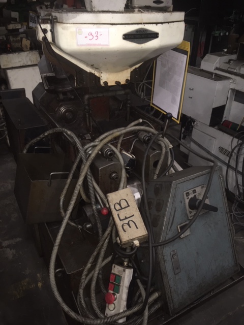 3/8" Shimazu #Super-3F, twin spindle nut tapper, 80-100 PPM, hopper, magnetic chip separator, 1989 - Image 2