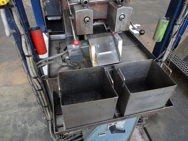 3/8" Shimazu #Super-3F, twin spindle nut tapper, 80-100 PPM, hopper, magnetic chip separator, 1989 - Image 9