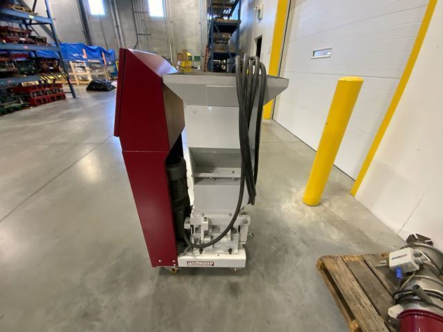 9.4" x 9.8" Wittmann #WCMB-MINOR2-02, low speed screenless granulator, 2 knives, 3 rollers, 2016 - Image 2