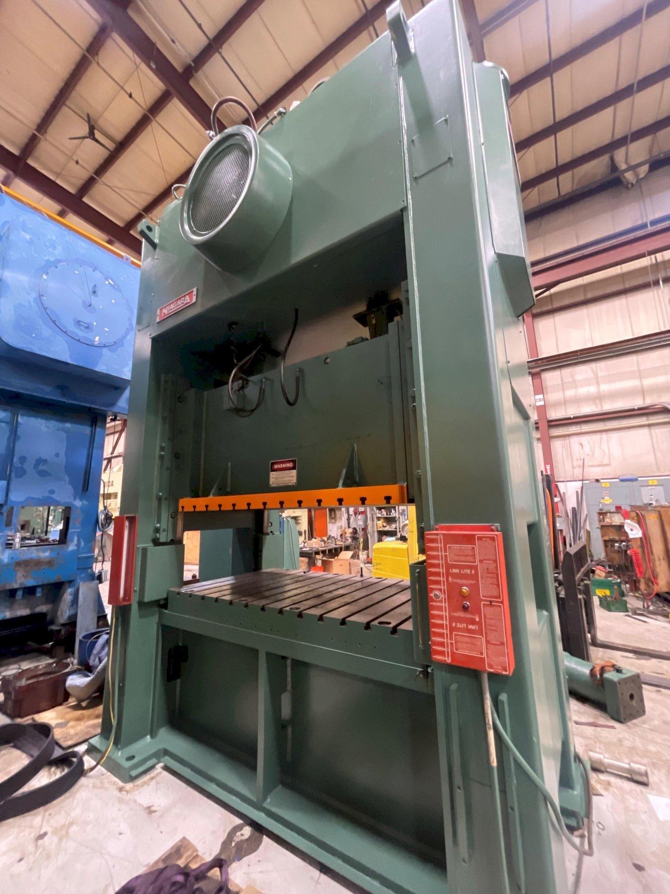 300 Ton, Niagara #SE2-300-84-48UH, straight side double crank press, 8" stroke, 32" Shut Height, 11" - Image 4