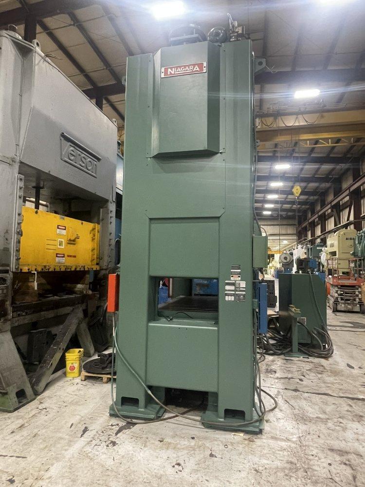 300 Ton, Niagara #SE2-300-84-48UH, straight side double crank press, 8" stroke, 32" Shut Height, 11" - Image 7