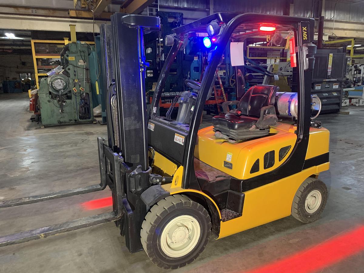 5000 lb. Yale #GLP050VXNGSE084, forklift with side shift & fork positioner,LPG, 189" lift height - Image 2