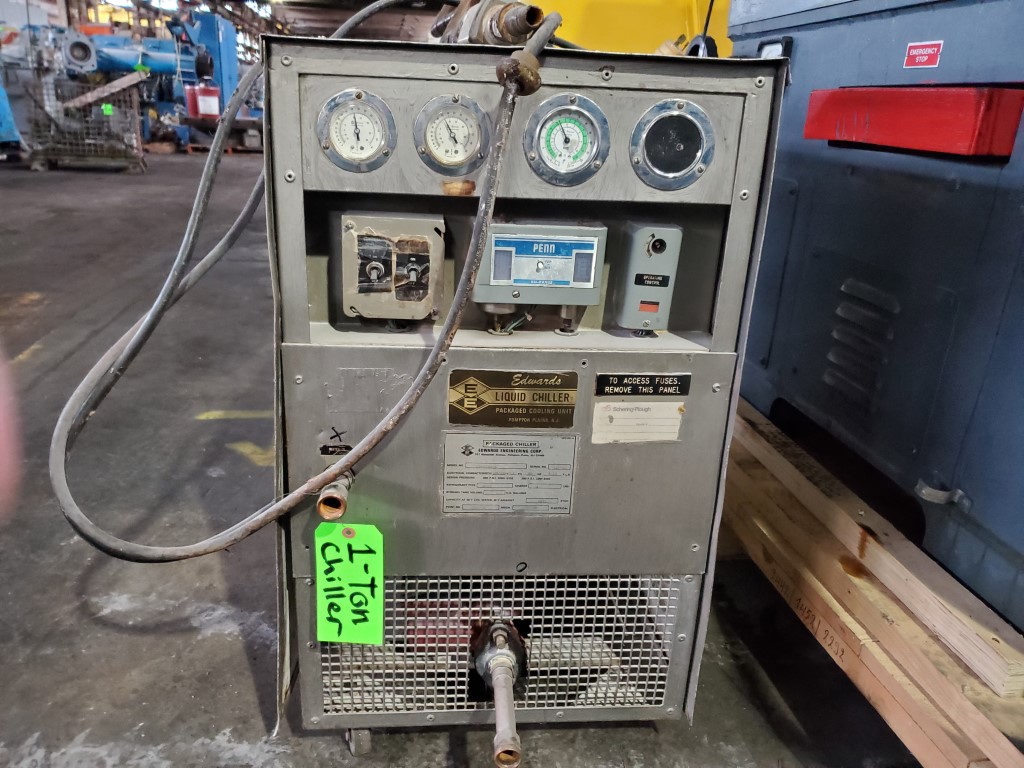 1 Ton, Edwards #CF-0200-A, liquid chiller, 250-400 psi, R-12 refrigerant, 7475 BTUH - Image 2