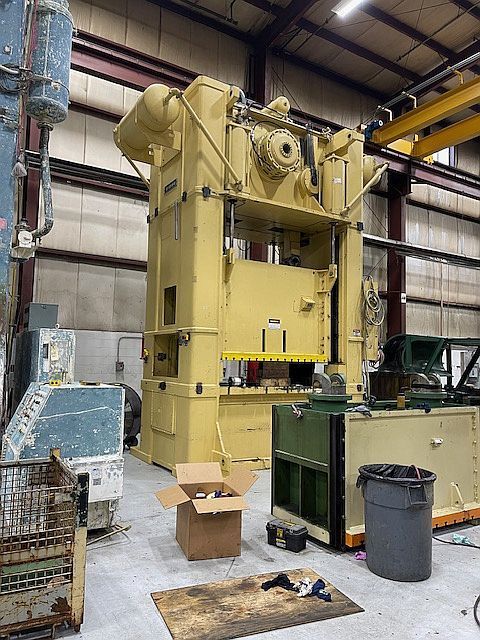 800 Ton, Niagara #SE2-800-96-60, straight side double crank, 12" stroke, 35" Shut Height, 18" adj., 15-30 - Image 2