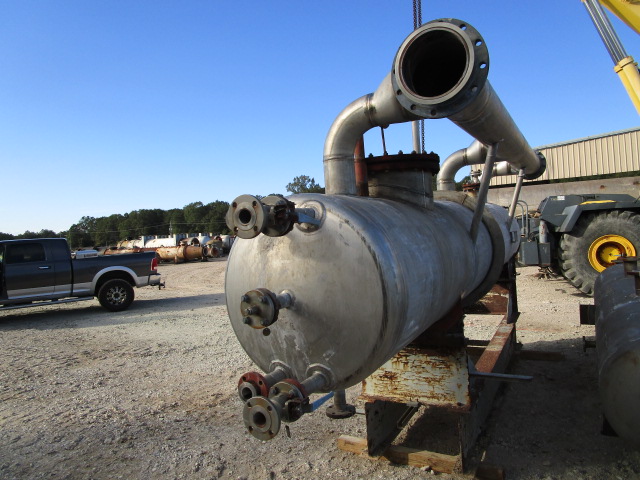 1448 sq.ft., 100 psi shell, 100 psi tube, Perry Products, double diameter horizontal exchanger, 1999 - Image 6