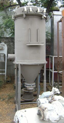 50 sq.ft., Stainless Steel Dust Collector, baghouse, 32" dia. x 44" housing, (14) 4-1/2" dia. x 36" L bags - Image 2