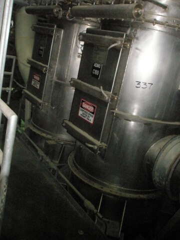 70 sq.ft., #36C-FRB010S-22.5, Dust Collector, 36" dia. housing, (10) 5" dia. x 5' L bags (2 available) - Image 2