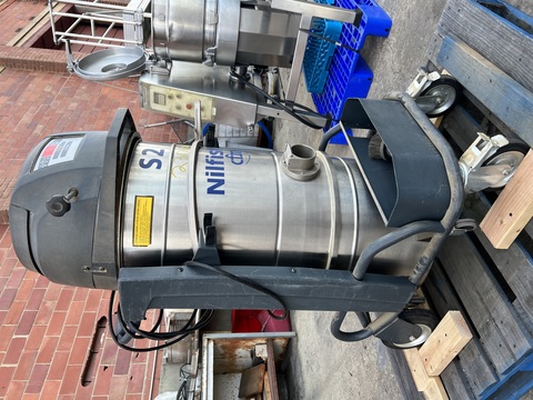 Nilfisk Industrial Vacuum #S2, Dust Collector, 50 liter tank, 2.75" vacuum hose connection, 120 V, 1 Ph. - Image 2