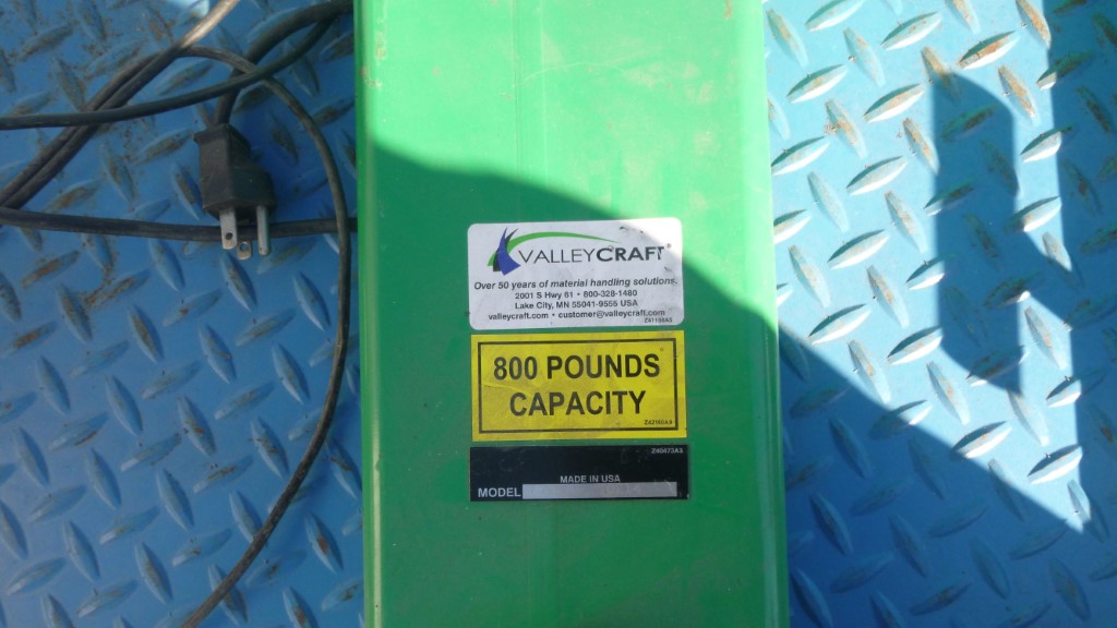 Valley Craft #7398-C-0214, Mechanical Fork-Lift Attachment, 800 lbs., for 55 gallon w/24" & 23" diameter drums - Image 3