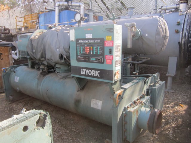 250 Ton, York #YSCACAs2-CJD, Liquid Screw Chiller, R22, 150/300 PSI, 218 HP, 3600 RPM, 460 V. - Image 4
