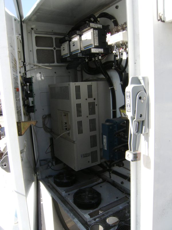 100 HP Yaskawa, CIMR-F7U4055, vari-speed drive, 380/480 Volts (2 available) - Image 6