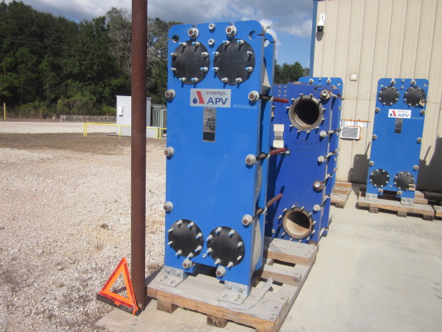 339 sq.ft., APV, SR9-M12, Carbon Steel frame, plates 0.6mm thick plates, paraflow type, 2008 - Image 1