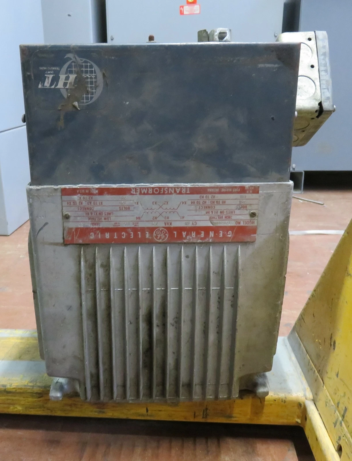 7.5 KVA 240/480 Primary, 120/240 Secondary, General Electric transformer, 1 yr warranty' - Image 1