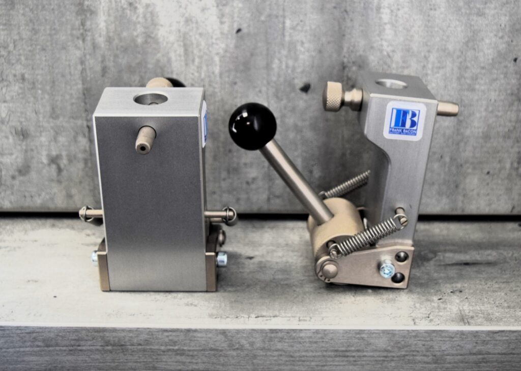 Eccentric Roller Grips, Rated 5 kN (1125 lb), 7 mm (0.27" ) max sample thickness - Image 3