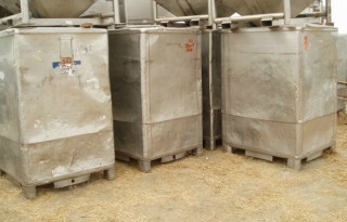 50 cu.ft., Tote Bin, Stainless Steel, 375 gallon, 46-1/2" width x 41-1/2" L x 43-1/2" straight side, 24" - Image 1