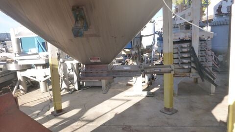 950 cu.ft., Bin, Stainless Steel, 8' x 8' x 14' straight side, 45 deg. Cone, 4' discharge, 30" side manway - Image 4