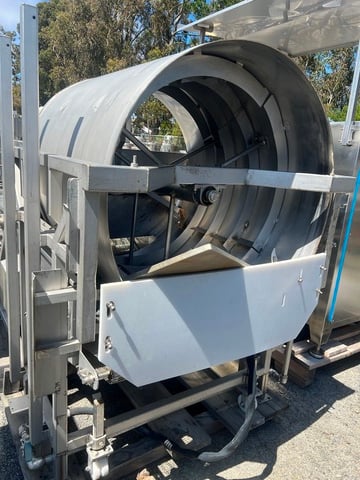 Nothum #FD-40, Stainless Steel Barrel Breader, 45" diameter x 48" L rotating chamber, (2) 25" L top & 50" L - Image 2