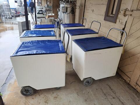 H & R Industries, Insulated Cart, 26" L x 18" width x 23" deep, on wheels - Image 2