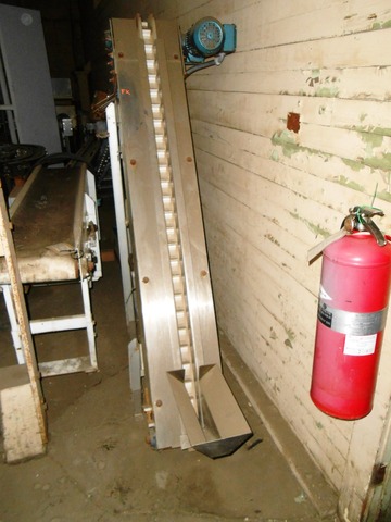 2" wide x 6' long, Inclined Cleated Belt Conveyor, Stainless Steel, 60" H discharge, 3" x 3" discharge - Image 1