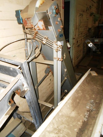 2" wide x 6' long, Inclined Cleated Belt Conveyor, Stainless Steel, 60" H discharge, 3" x 3" discharge - Image 5