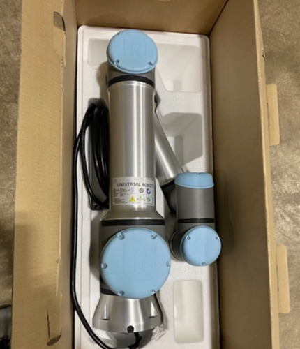 Universal Robots, UR-16e Cobot, 16 Kg payload, 900mm radius, like new, demo unit, 2019 - Image 3
